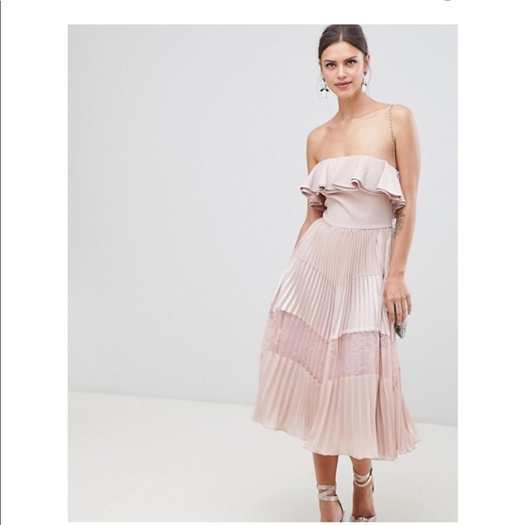 TRUE DECADENCE Dresses & Skirts - True Decadence Sleeveless Ruffle Lace Pleated